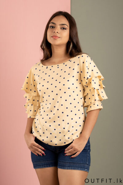 Dotted frilled sleeve top